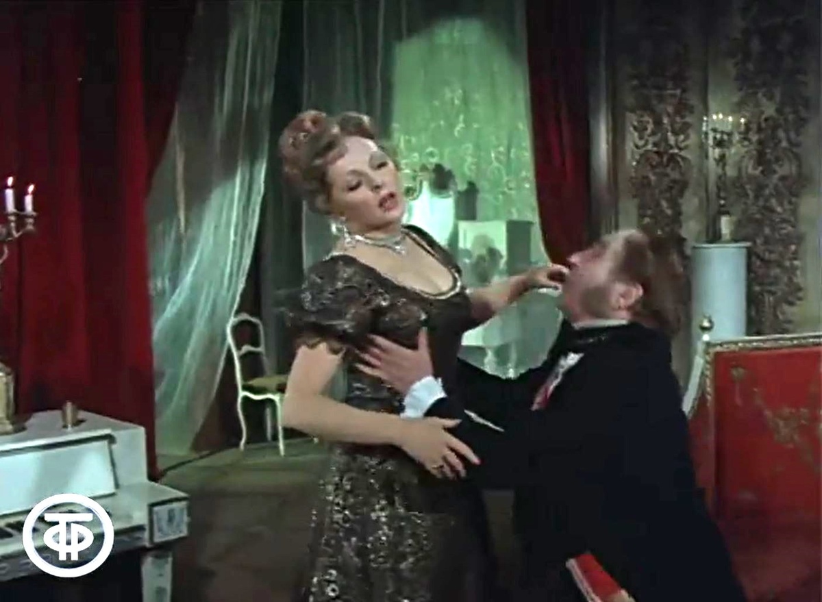 Кадр из фильма-спектакля "Ярмарка тщеславия" (1976)