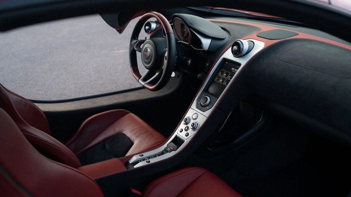    McLaren MP4-12C Льюиса ХэмилтонаФото: Broad Arrow