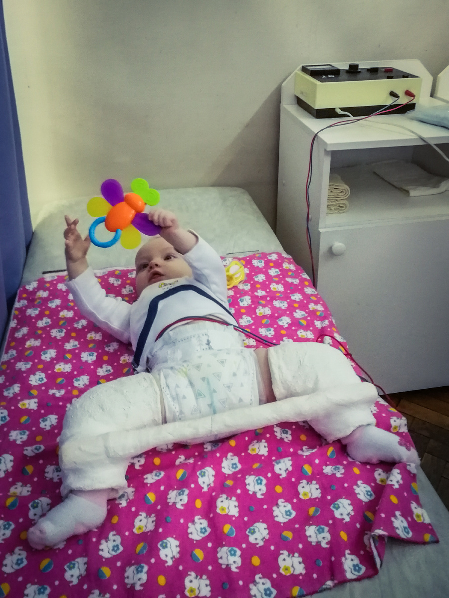 21 февраля 2019 года. Эта игрушка-бабочка стала любимицей и сопроводительницей на весь курс физиотерапии