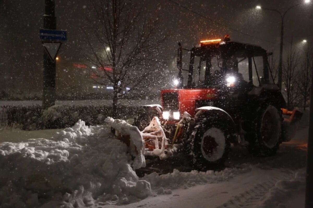    На улицах Перми продолжат круглосуточно убирать последствия снегопада