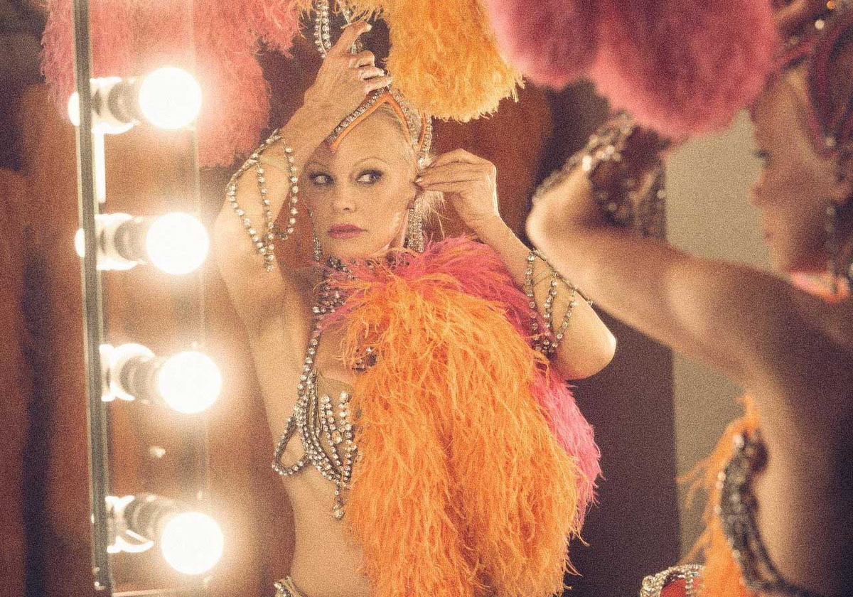 Памела Андерсен в роли Шелли Гарднер