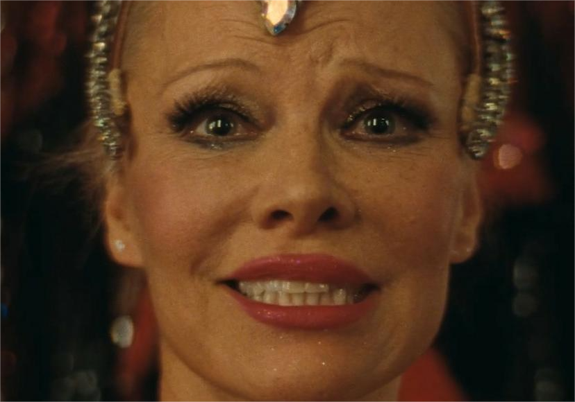 Памела Андерсен в роли Шелли Гарднер