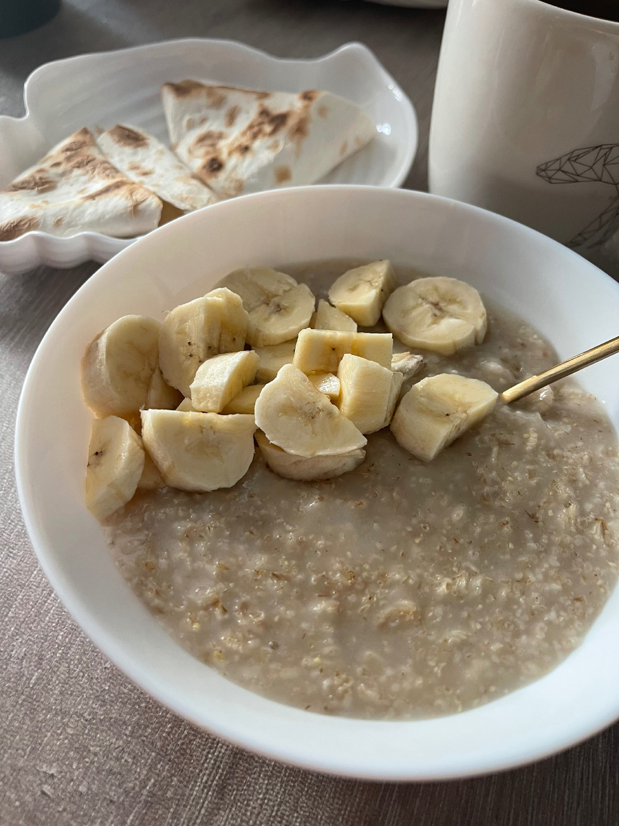 Завтрак. Овсянка+овс отруби. Конвертики . Фото автора. 