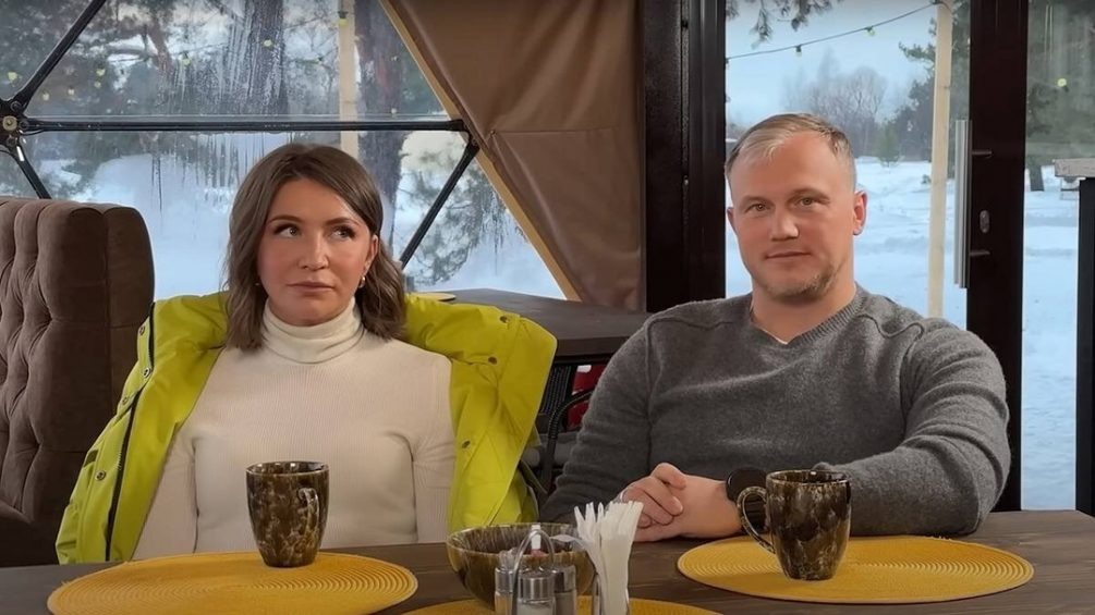    Елена Блиновская с мужем, кадр из шоу «Осторожно, Собчак», YouTube