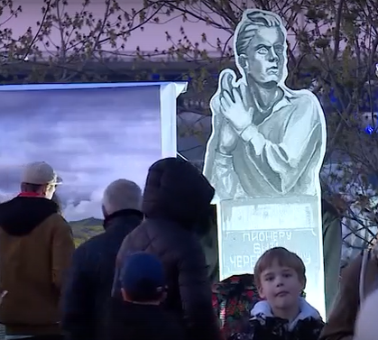     В Красноярске посвященные Великой Отечественной войне памятники ожили на один вечер