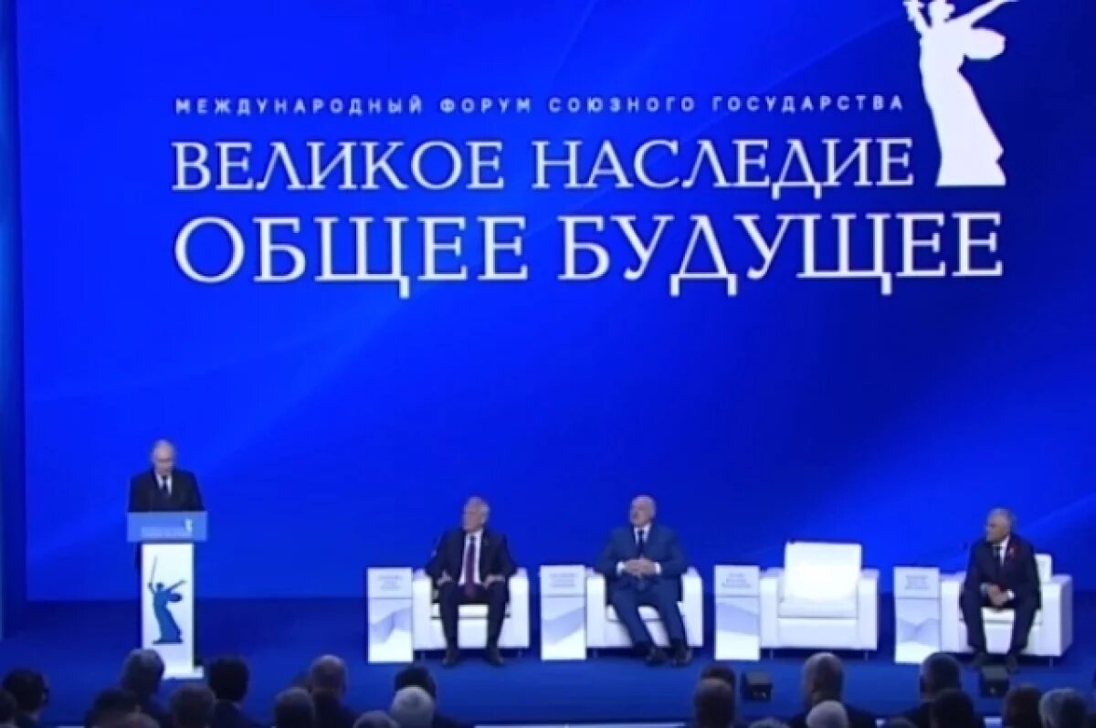    Путин и Лукашенко в поездке по Волгограду вспоминали подвиги героев ВОВ