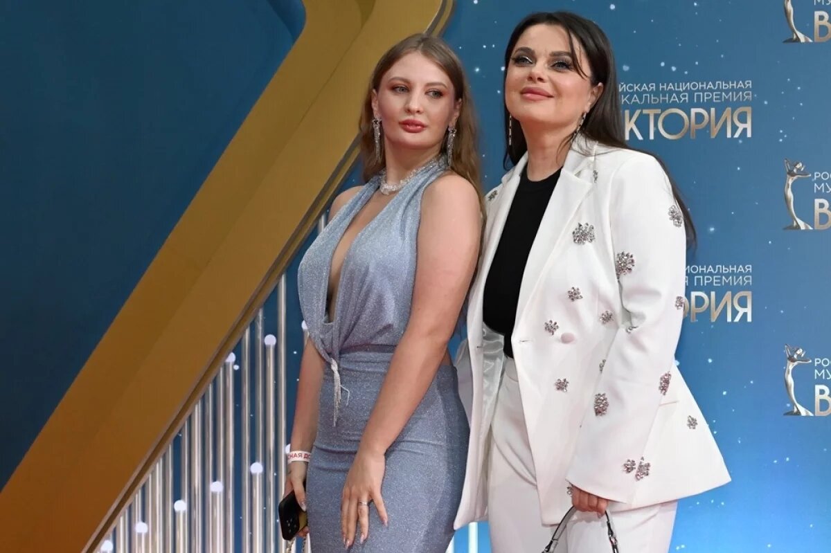    Певица Наташа Королева (справа) и ее невестка Мелисса Фокс.