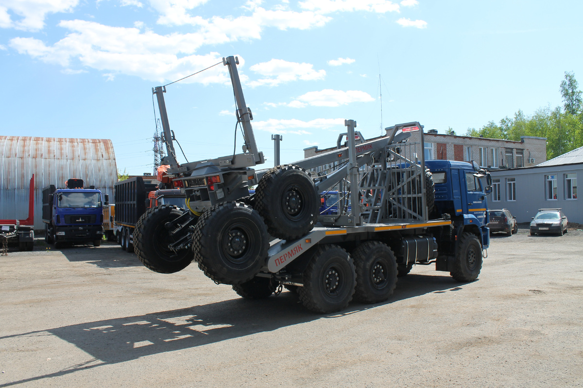 Хлыстовозный автопоезд Пермяк