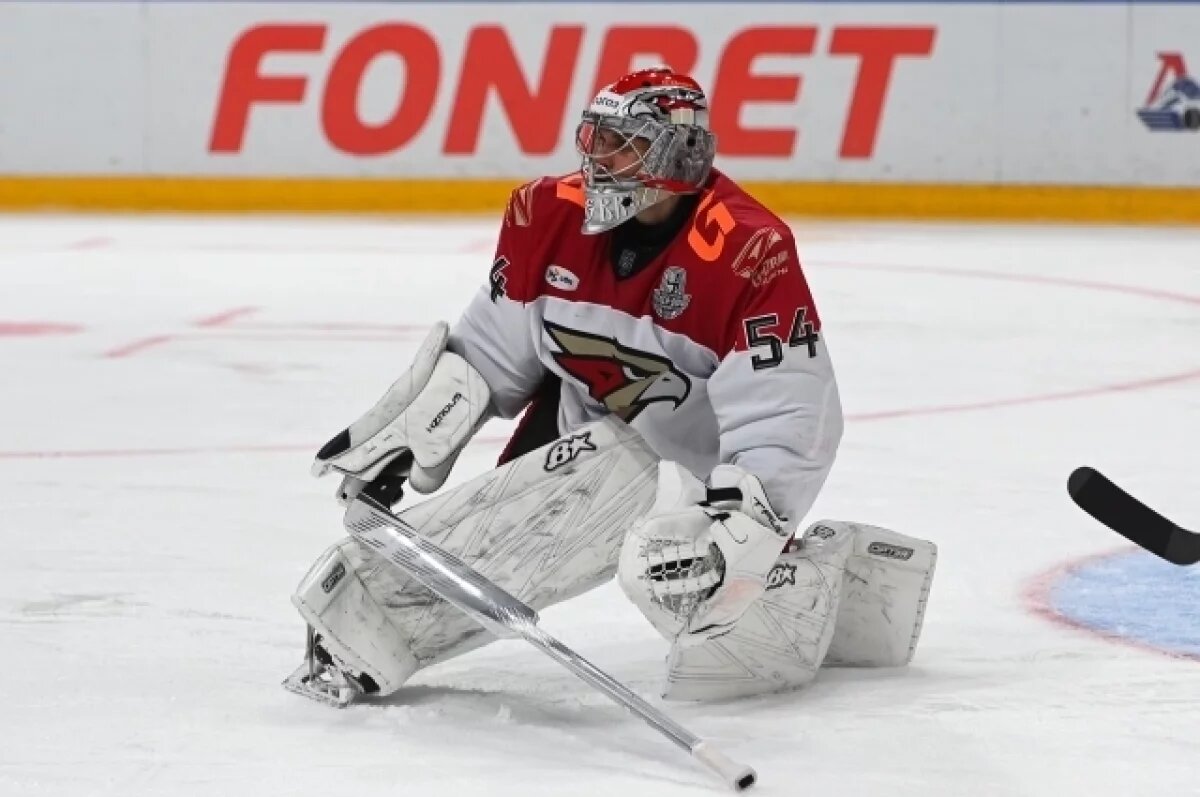    Омский «Авангард» продлил контракт с вратарём Никитой Серебряковым