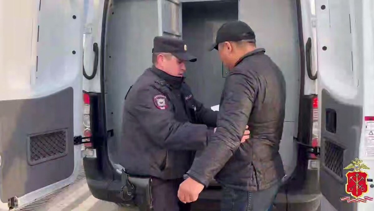 Кадр видео ГУ МВД по Петербургу и Ленобласти 