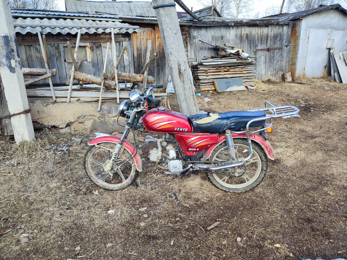 Мопед альфа! Или все-таки мотоцикл Альфа?

У многих из вас был такой вопрос❓ что же это, Альфа мопед или мотоцикл? Давайте разбираться! 
Если ваша Альфа с объёмом мотора 49,9 кубов это мопед, а если объём мотора у вашей Альфы выше чем 49,9 кубов это уже мотоцикл 🏍 и этот мотоцикл уже нужно регистрировать в ГИБДД 
Но не стоит разочароваться, и бежать регистрировать свои альфы, практически на всех альфах по документам 49,9кубов и это значит что практически все альфы мопеды 🤭

Перед тем как бежать регистрировать свои мопеды загляните в документы и убедитесь в том что у вас мопед или мотоцикл 🙂