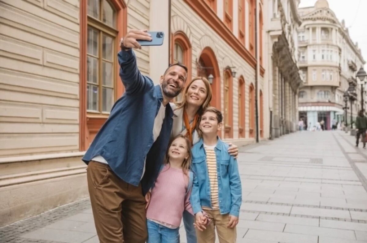    Средняя стоимость поездки в столицы ближайших стран (Минск, Баку, Ереван, Тбилиси) варьируется от 20 до 150 тыс. рублей на человека.