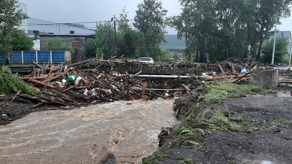 Последствия паводка в городе Нижние Серги.📷Фото: ГУ МЧС по Свердловской области