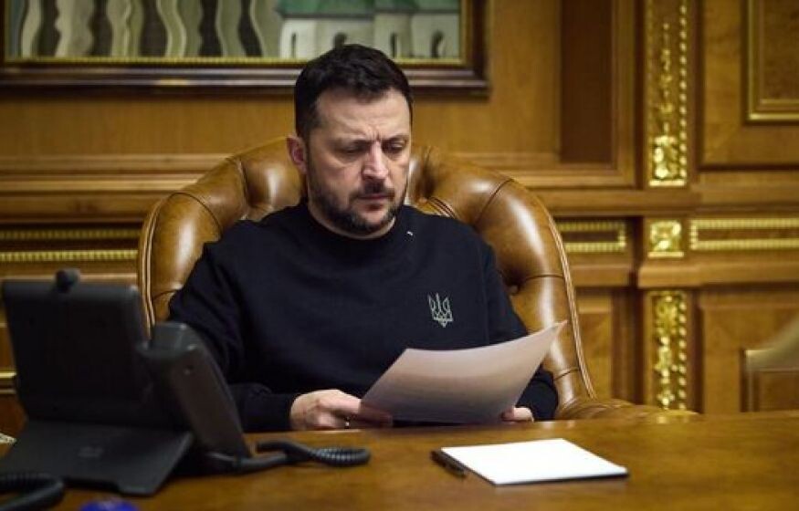    Все в разные стороны: союзники Зеленского не позволили сбыться его грандиозному плану на 9 мая