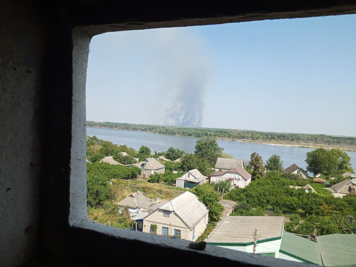 Вид на Херсон с левого берега Днепра. Фото автора 2025 год