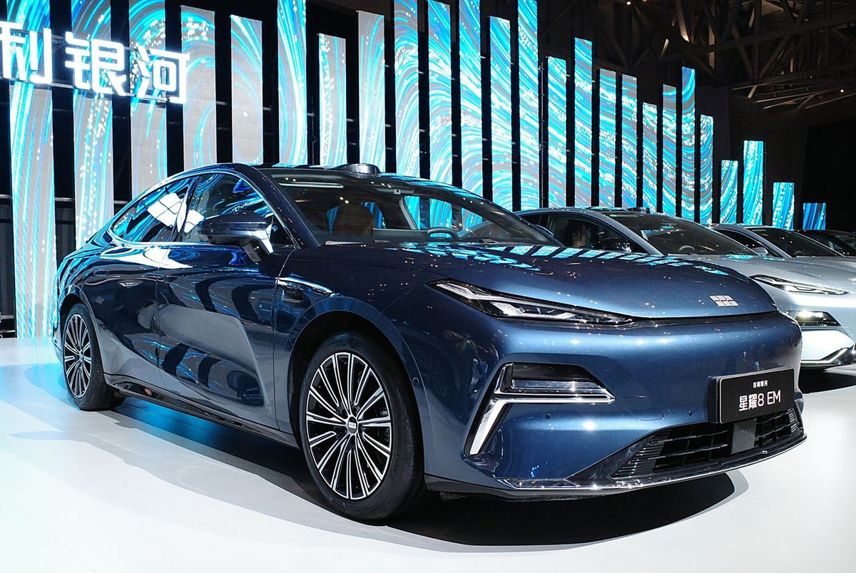 Презентация новинок в модельном ряду Galaxy