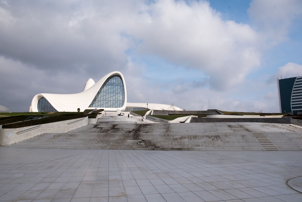 Центр Гейдара Алиева, Баку. Фото из личного архива автора.