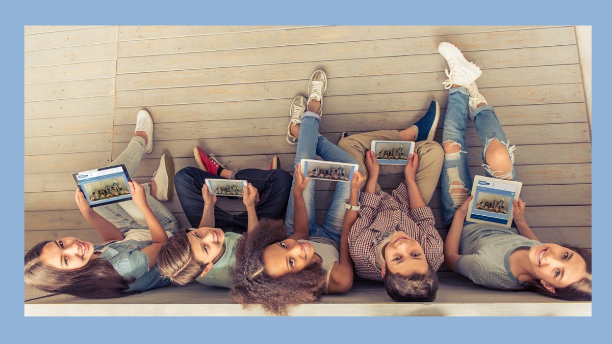 * Swipe Up - проведите пальцем вверх