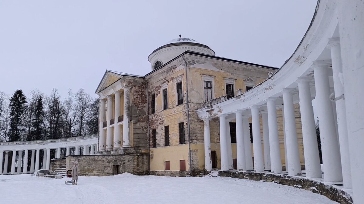 Внутренний двор усадьбы. Фото автора