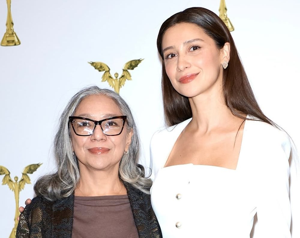    Равшана Куркова с мамой. Фото: социальные сети