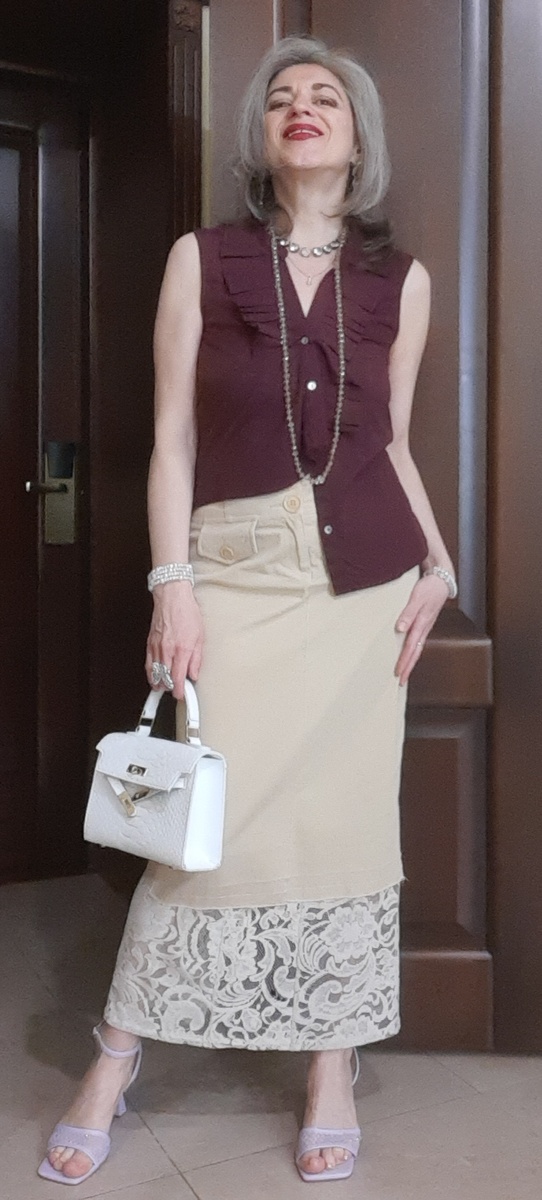 Блузка без рукавов сливового цвета. Мне очень нарвится этот цвет и именно такой фасон.