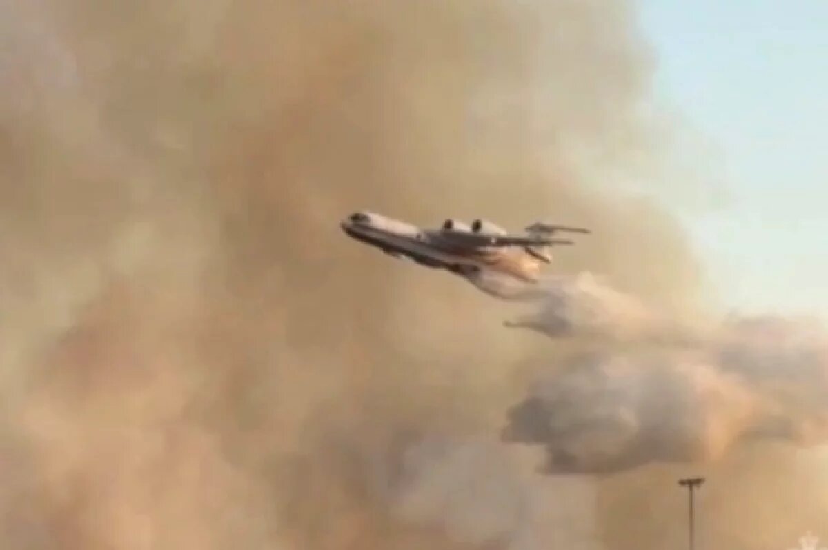    В Иран для тушения пожара направили два таганрогских самолета Бе-200ЧС