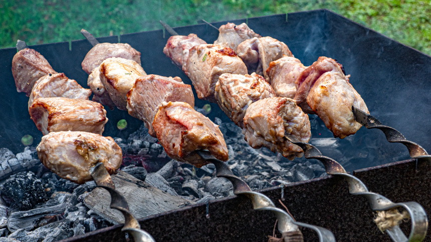    Фото: ИЗВЕСТИЯ/Константин Кокошкин; Личный архив Нурии Диановой; 5-tv.ru