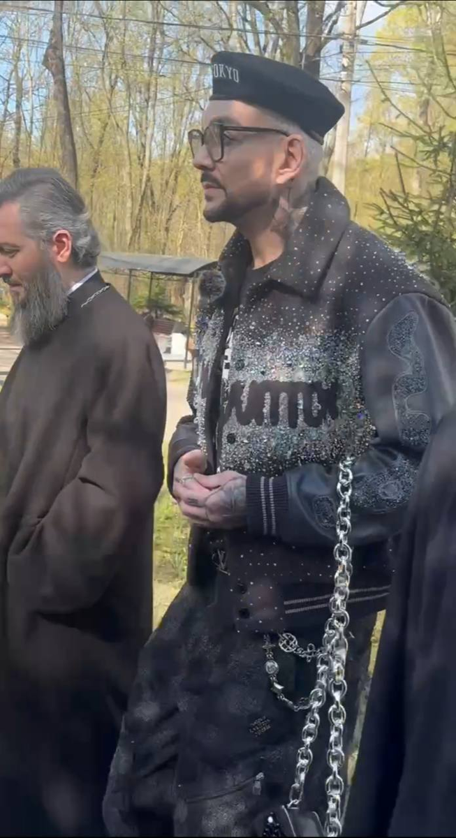 Филипп Киркоров на Смоленском кладбище