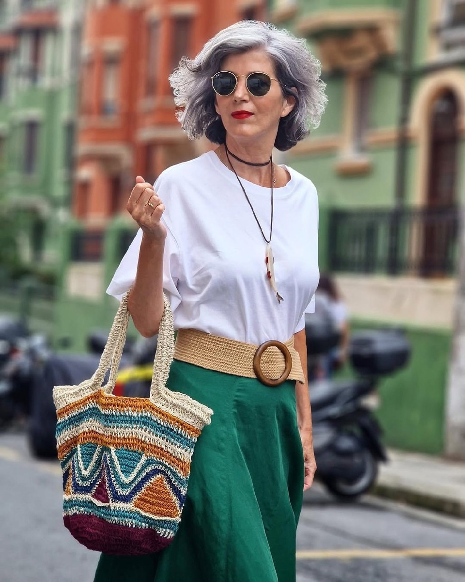 Белая футболка на весну и лето - идеальный выбор. Источник: Соцсети