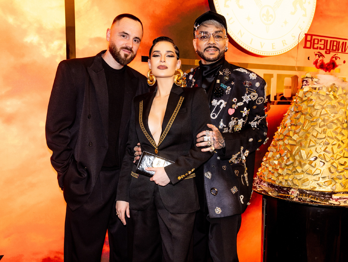 Toni, Севиль, и Филипп Киркоров