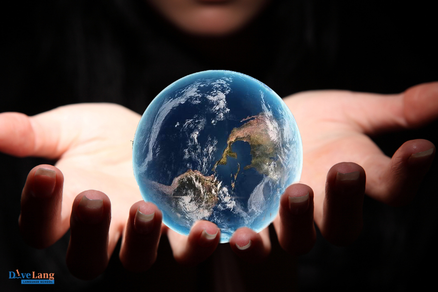 как учить иностранный язык эффективнее очно или онлайн?