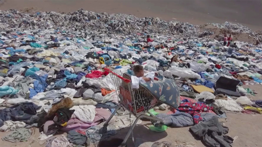 Помните свою старую футболку или испорченные джинсы? Возможно они находятся на одном из этих фото