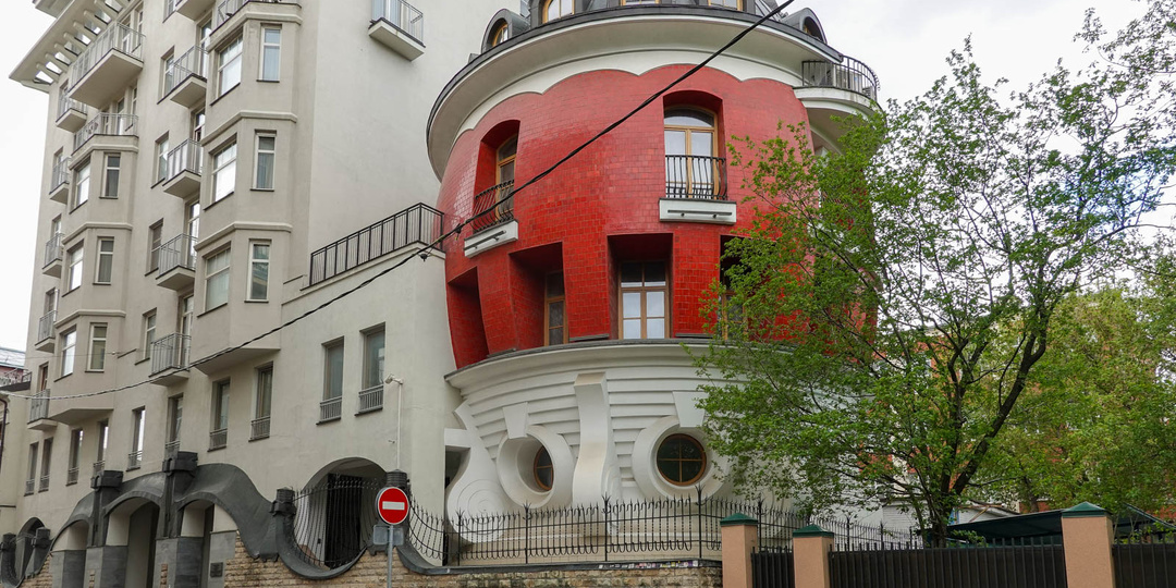 Дом-яйцо с квартирами за 390 млн: как они выглядят внутри