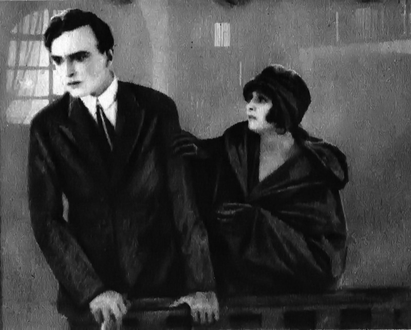 Кадр из фильм "Варьете".