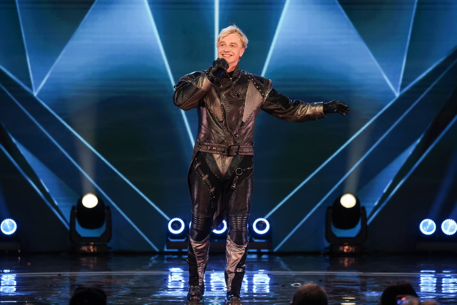 Алексей Владимирович Гоман — российский певец, автор песен и актёр. Третье место шоу Маска 2025. «Маска» — музыкальное телешоу, являющееся российской адаптацией международного формата Masked Singer[англ.] компании Munhwa Broadcasting Corporation. 