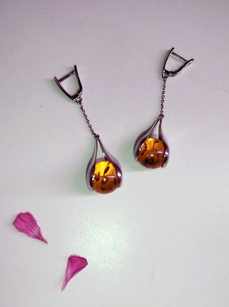 Янтарные мячики.