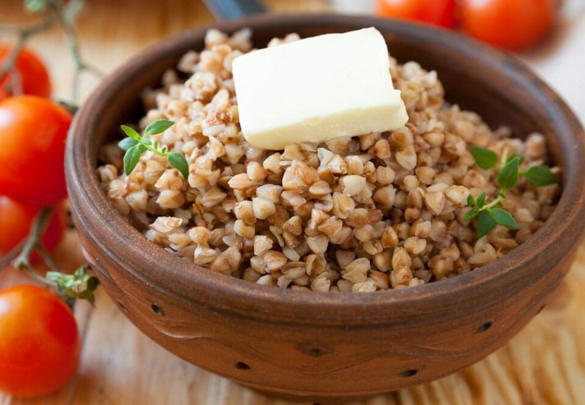 Гречка - полезный и питательный гарнир, любимый многими поколениями россиян.