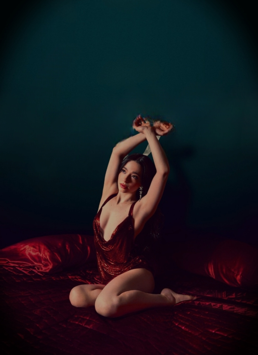 Постер к фильму "Анора".