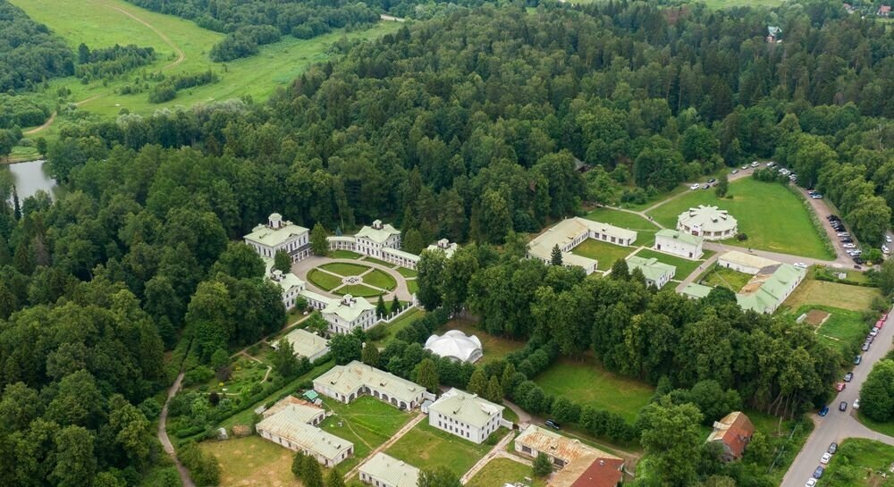 Усадьба Середниково — образец архитектурно-паркового зодчества русского классицизма в посёлке санатория Мцыри городского округа Химки