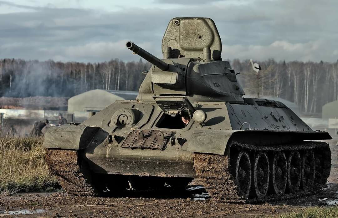 T-34 — советский средний танк периода Великой Отечественной войны, выпускался серийно с 1940 года. В течение 1942—1947 годов — основной танк РККА и ВС СССР до первой половины 1944 года, до поступления в войска его модификации Т-34-85