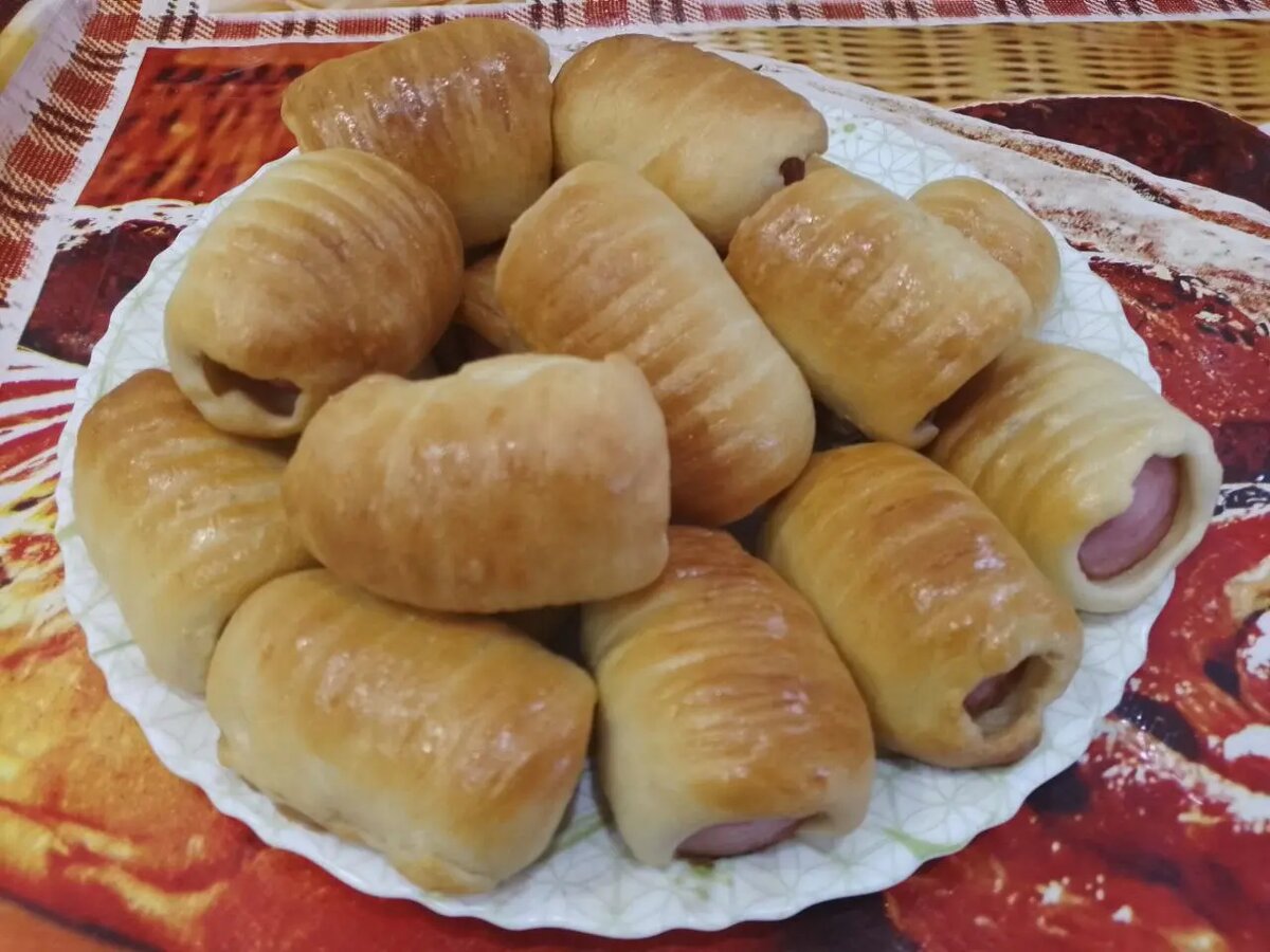 Сосиски в тесте из дрожжевого теста