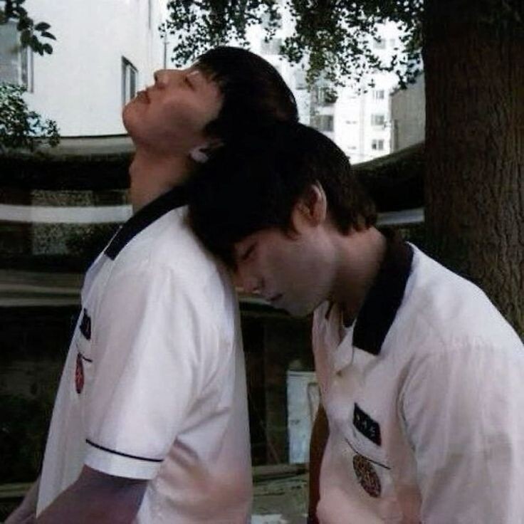 Дорама "Слабый герой"