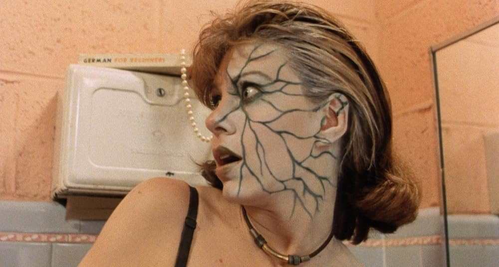 Кадр из фильма «Class of Nuke 'Em High». Режиссеры: Ричард В. Хайнс, Ллойд Кауфман. Производство: Troma Films