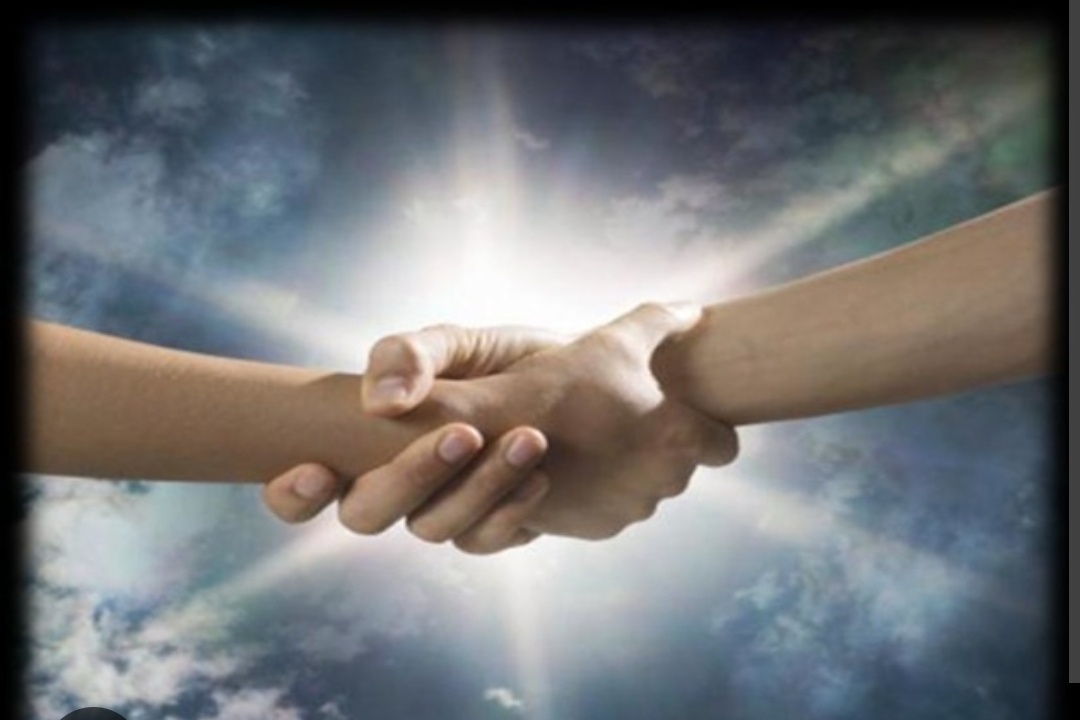 Иногда жизнь поворачивается так, что кажется всё против тебя, что каждый день — это борьба. Я была так молода, а уже сталкивалась с тем, что многие взрослые не могли даже представить. В моменты, когда поддержка была нужна больше всего, далеко не каждый мог или хотел помочь. Но в этом тёмном и бесконечном тоннеле встречаются и такие люди, которые способны протянуть руку в самый неожиданный момент.