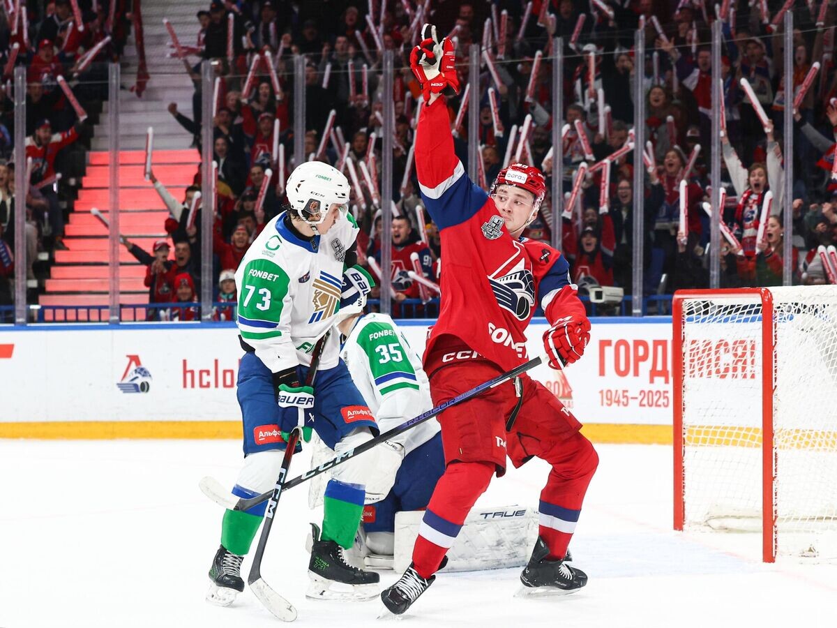    Эпизод матча "Локомотив" - "Салават Юлаев"© РИА Новости / Ярослав Неелов