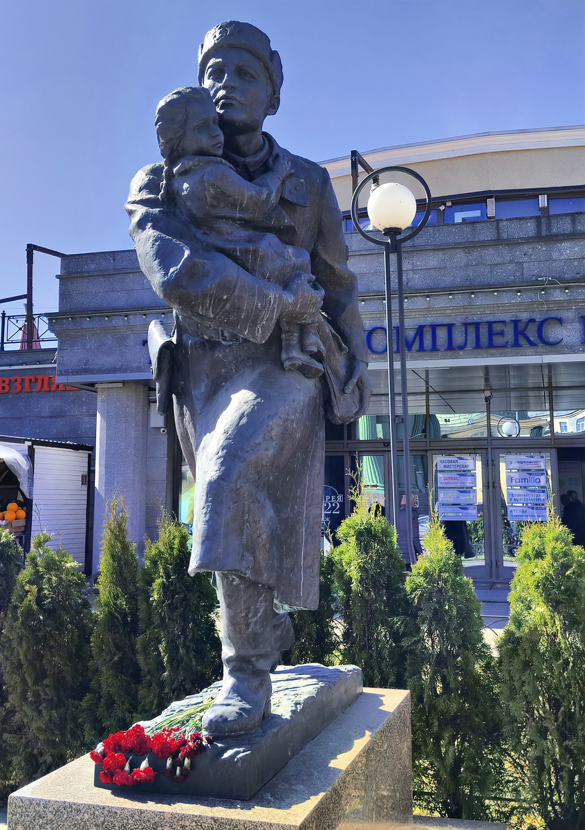 памятник Павлу Винокурцеву