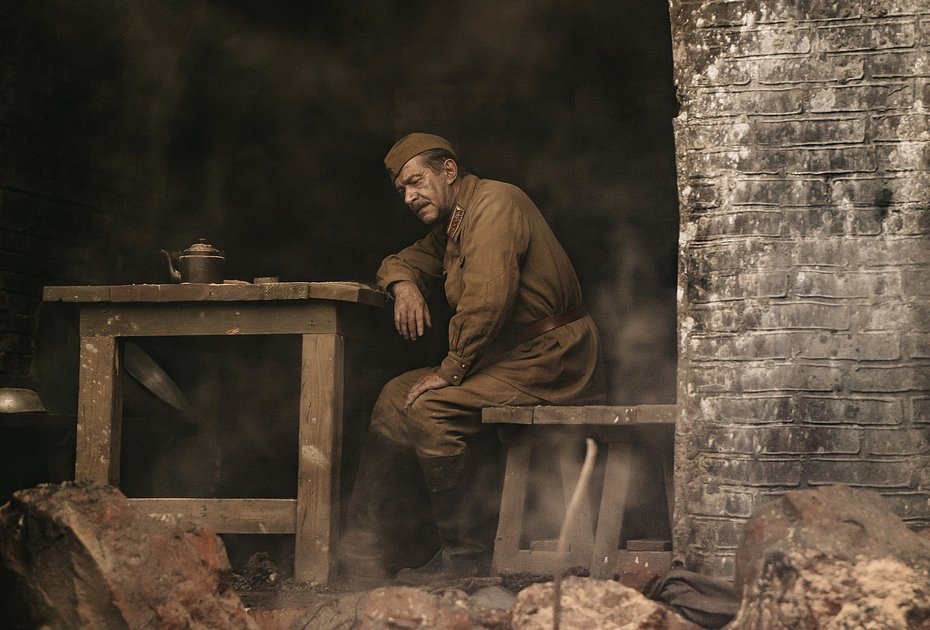    Кадр: фильм «В списках не значился»