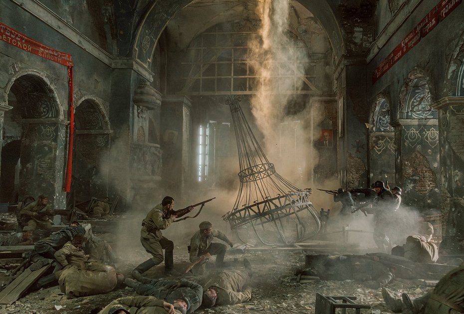    Кадр: фильм «В списках не значился»