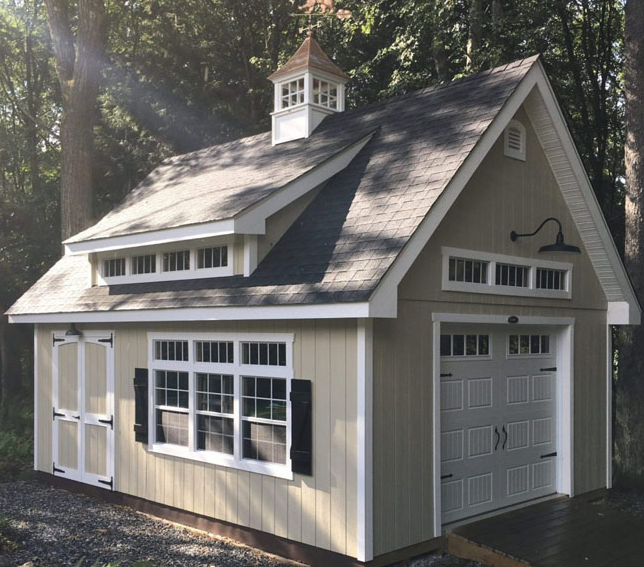 Скоординированный дизайн дома и сарая