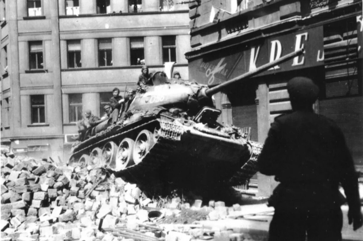    Историк Исаев допустил вероятность захвата Берлина войсками Британии и США